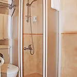 Yaman Life Hotel