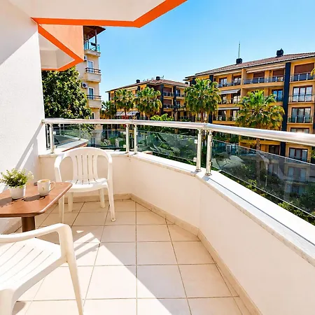 Yaman Life Hotel